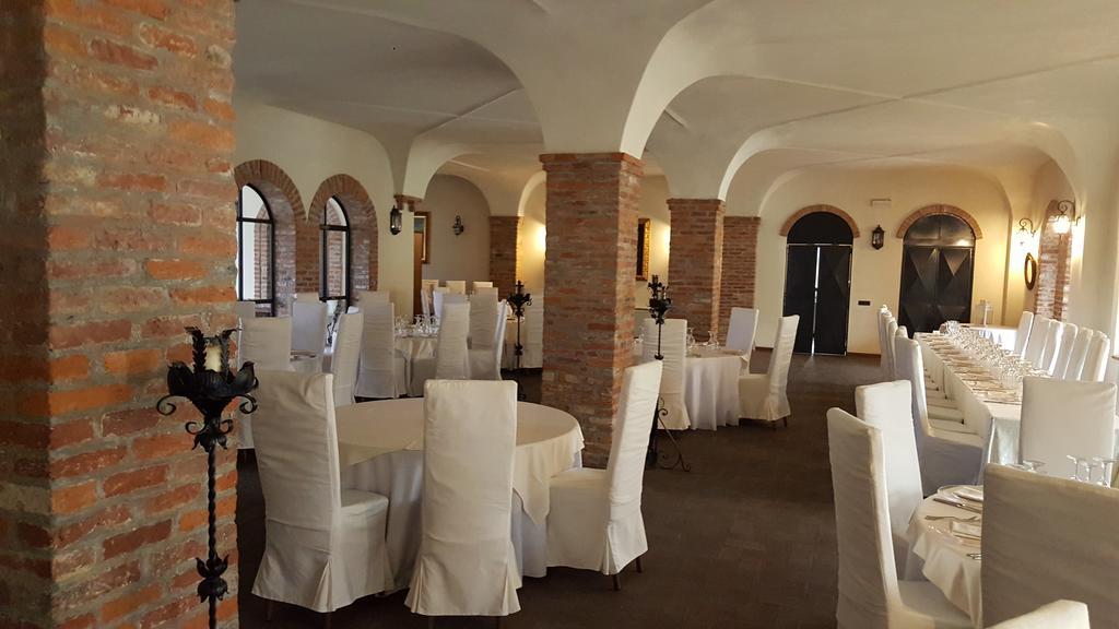 Tenuta Il Tenchio Hotel Lacchiarella Exterior photo