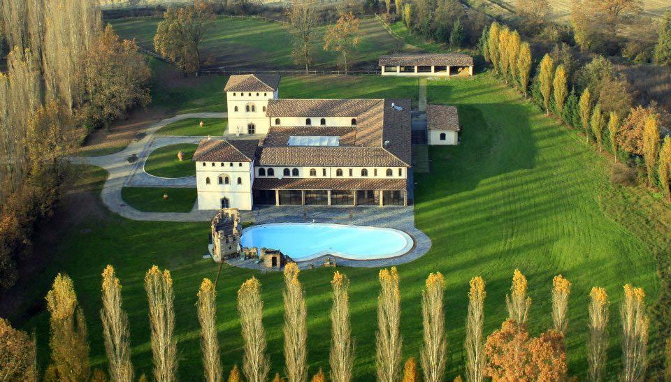 Tenuta Il Tenchio Hotel Lacchiarella Exterior photo