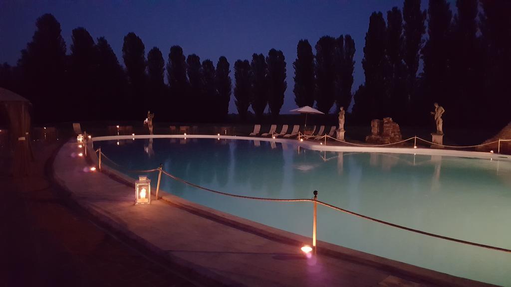 Tenuta Il Tenchio Hotel Lacchiarella Exterior photo